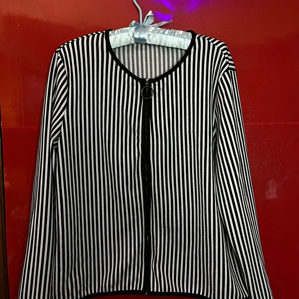 SHEIN Black and White Striped Cardigan
